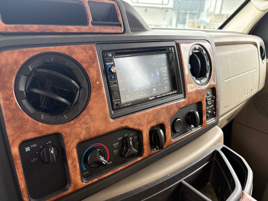 Thor Motor Coach RQ29 VR CLASSE C, CAMPER THOR, 2017 à Victoriaville, Québec - 49 - w1024h768px