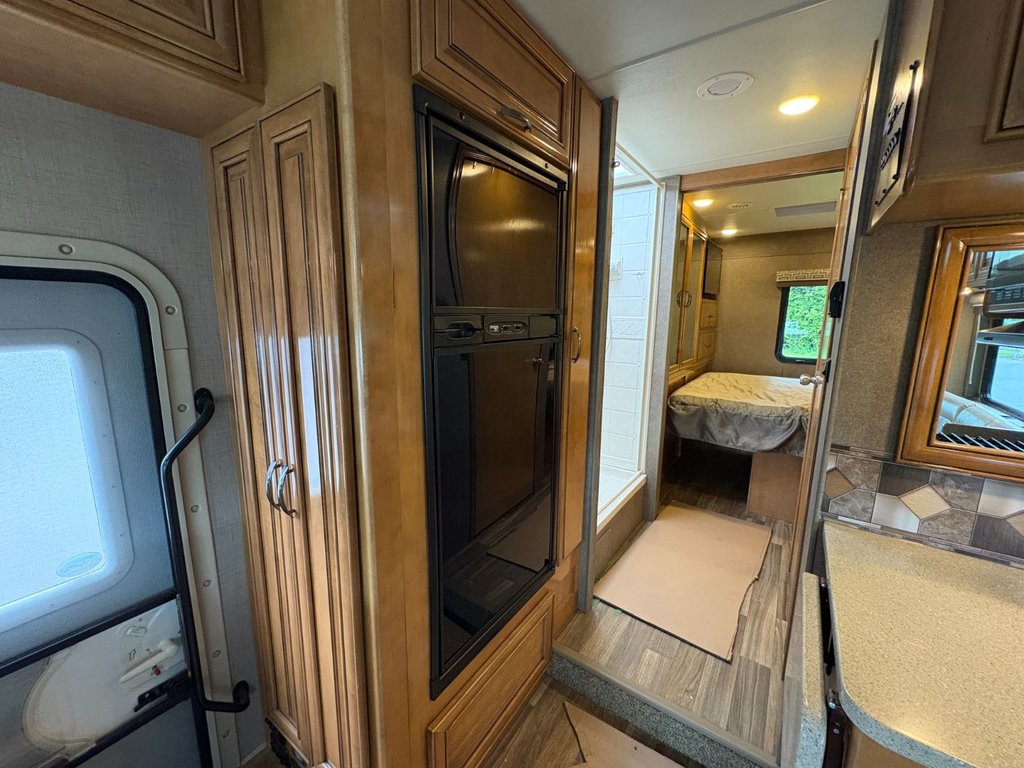 Thor Motor Coach RQ29 VR CLASSE C, CAMPER THOR, 2017 à Victoriaville, Québec - 27 - w1024h768px