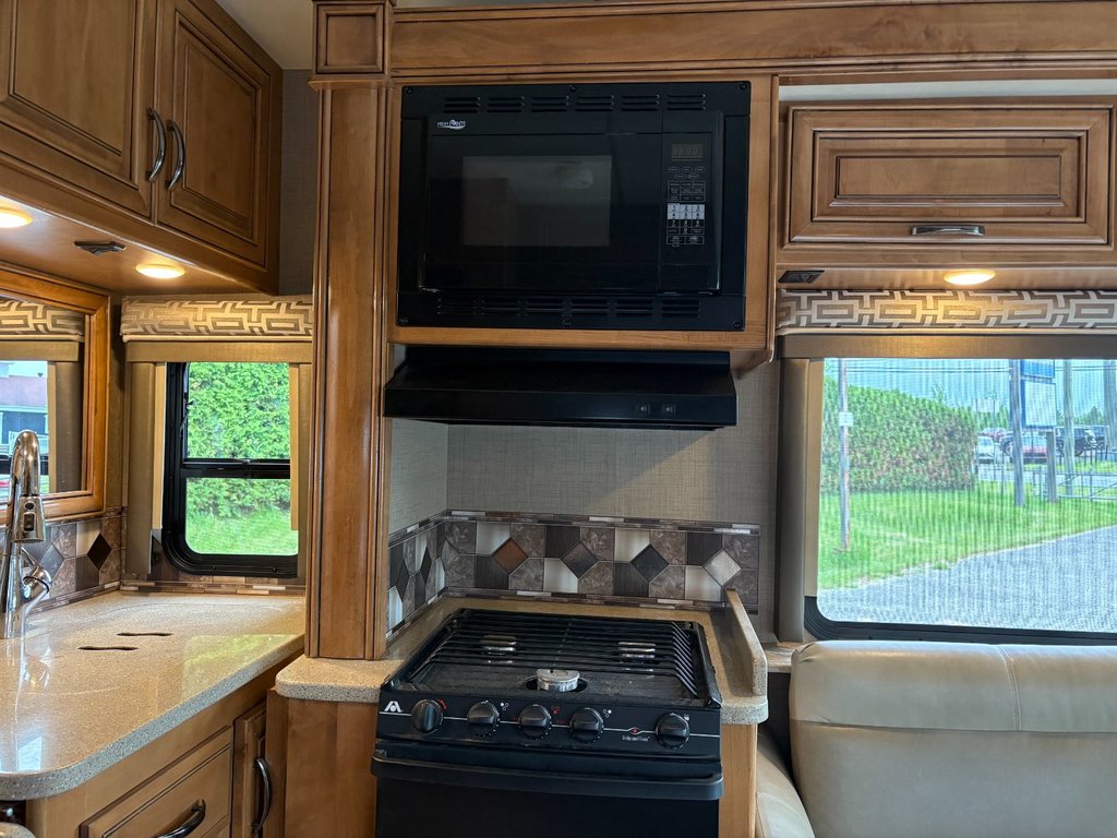 Thor Motor Coach RQ29 VR CLASSE C, CAMPER THOR, 2017 à Victoriaville, Québec - 24 - w1024h768px