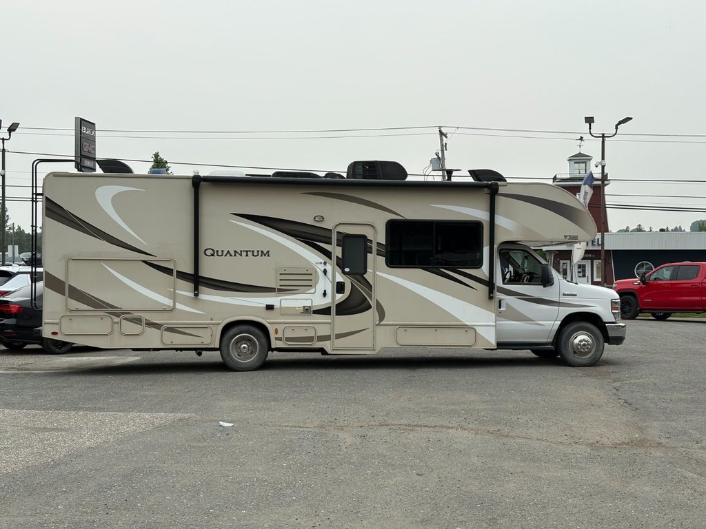 Thor Motor Coach RQ29 VR CLASSE C, CAMPER THOR, 2017 à Victoriaville, Québec - 7 - w1024h768px