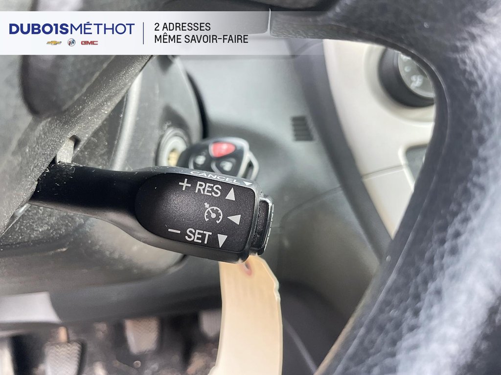2010 Toyota Matrix XR, AIR CLIMATISEE, MANUEL VITRES ET DOORLOCKS !!! in Victoriaville, Quebec - 14 - w1024h768px