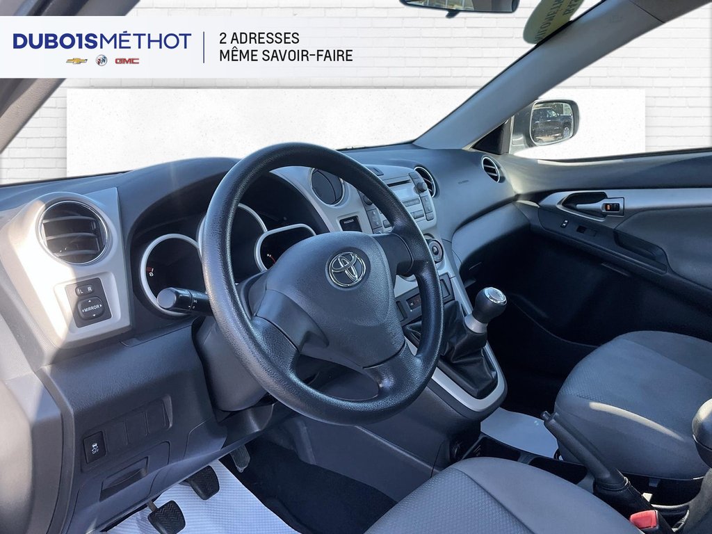 2010 Toyota Matrix XR, AIR CLIMATISEE, MANUEL VITRES ET DOORLOCKS !!! in Victoriaville, Quebec - 16 - w1024h768px
