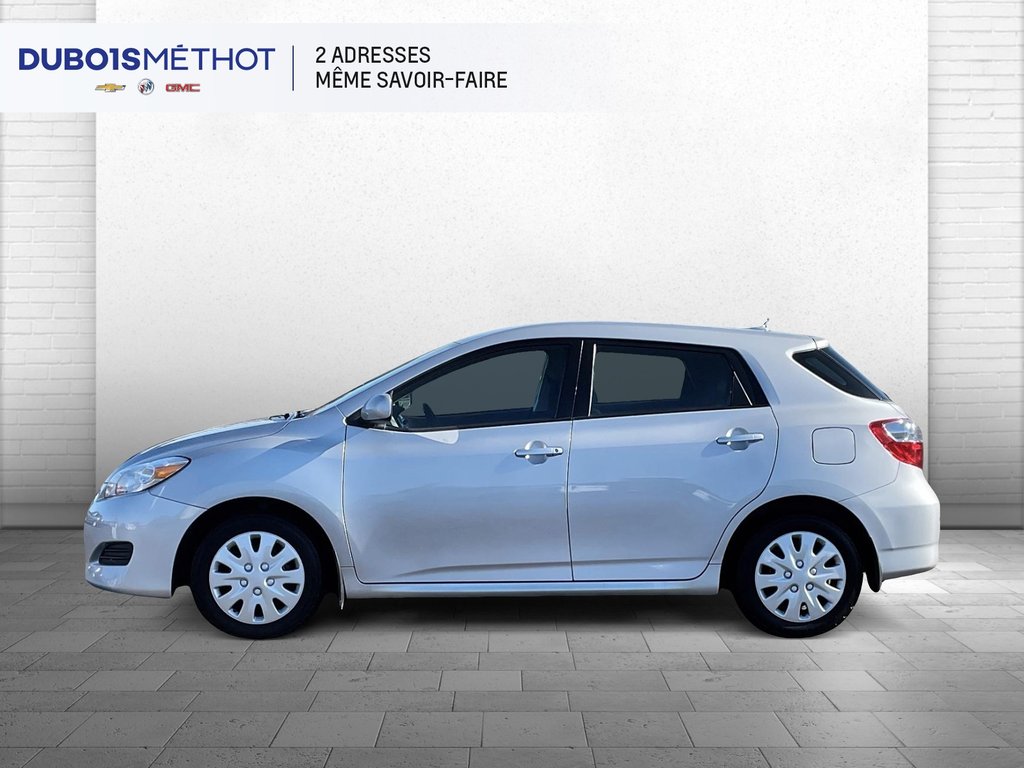 2010 Toyota Matrix XR, AIR CLIMATISEE, MANUEL VITRES ET DOORLOCKS !!! in Victoriaville, Quebec - 4 - w1024h768px
