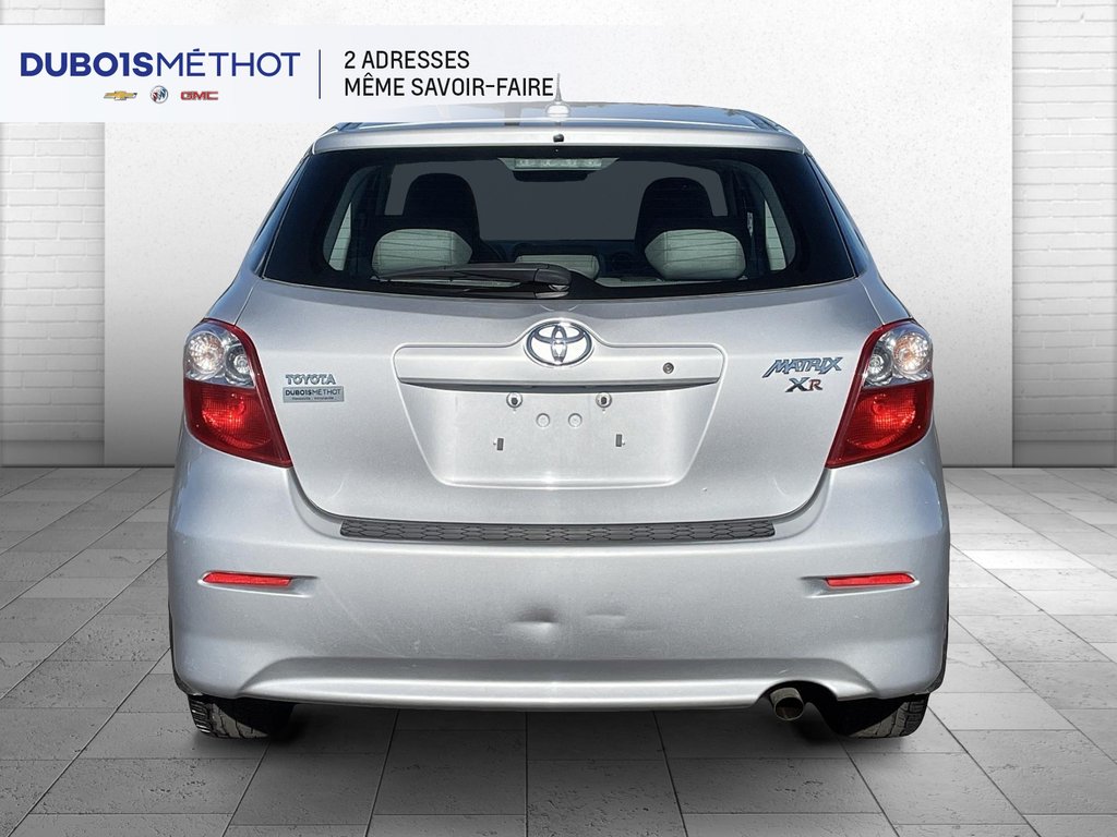 2010 Toyota Matrix XR, AIR CLIMATISEE, MANUEL VITRES ET DOORLOCKS !!! in Victoriaville, Quebec - 6 - w1024h768px