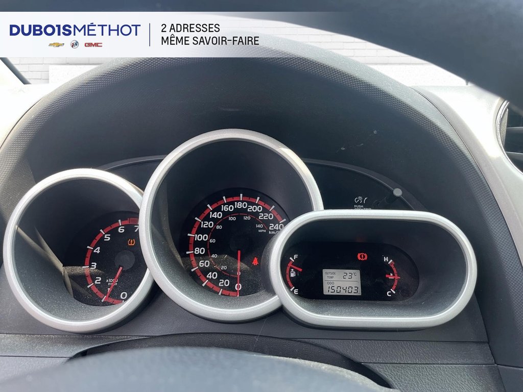 2010 Toyota Matrix XR, AIR CLIMATISEE, MANUEL VITRES ET DOORLOCKS !!! in Victoriaville, Quebec - 13 - w1024h768px