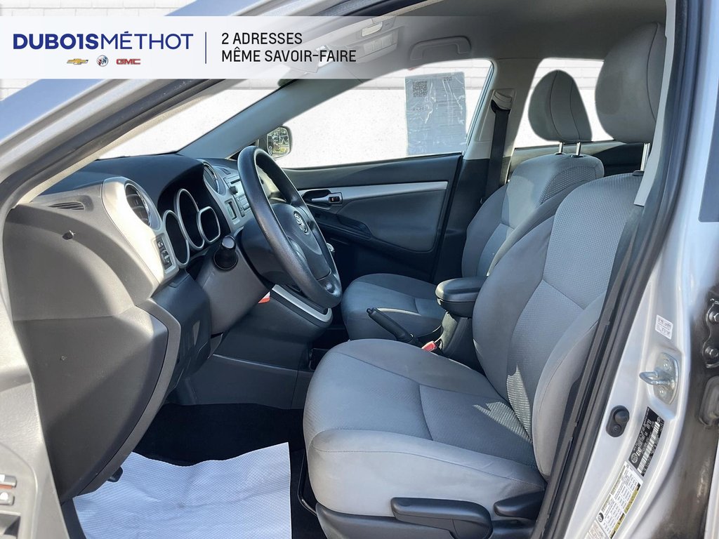 2010 Toyota Matrix XR, AIR CLIMATISEE, MANUEL VITRES ET DOORLOCKS !!! in Victoriaville, Quebec - 15 - w1024h768px