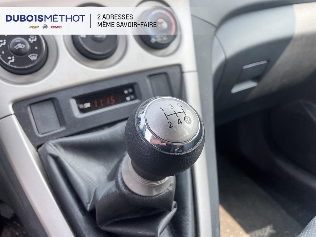 2010 Toyota Matrix XR, AIR CLIMATISEE, MANUEL VITRES ET DOORLOCKS !!! in Victoriaville, Quebec - 11 - w1024h768px