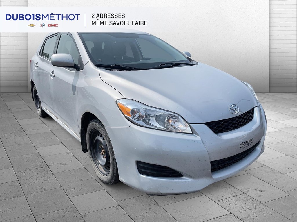 2010 Toyota Matrix XR, AIR CLIMATISEE, MANUEL VITRES ET DOORLOCKS !!! in Victoriaville, Quebec - 2 - w1024h768px