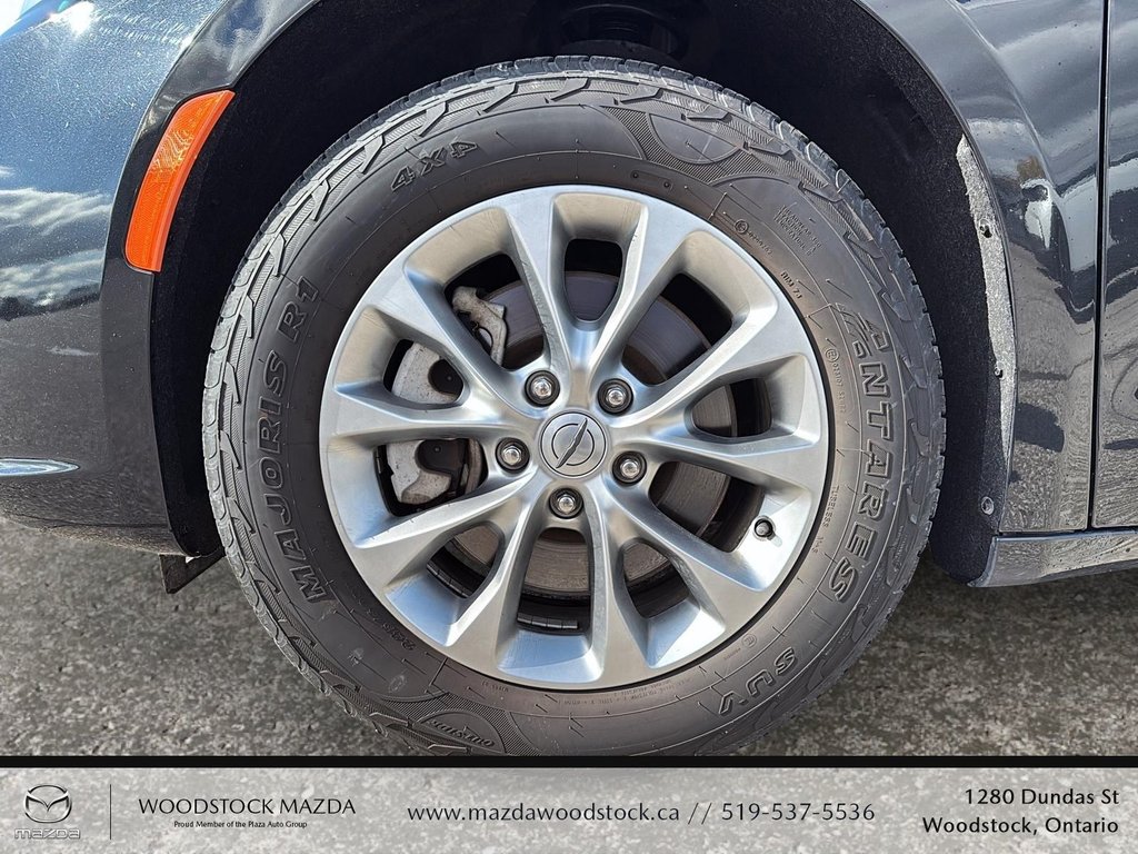 2023 Chrysler Pacifica Touring L-6