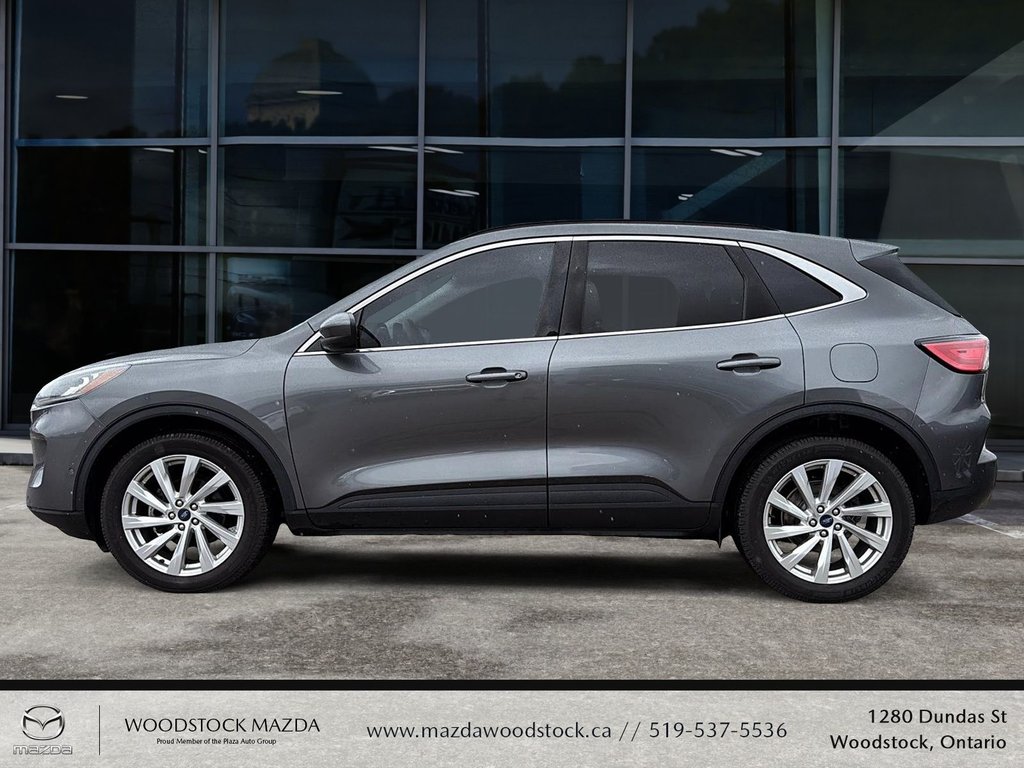 2022 Ford Escape Titanium Hybrid-4