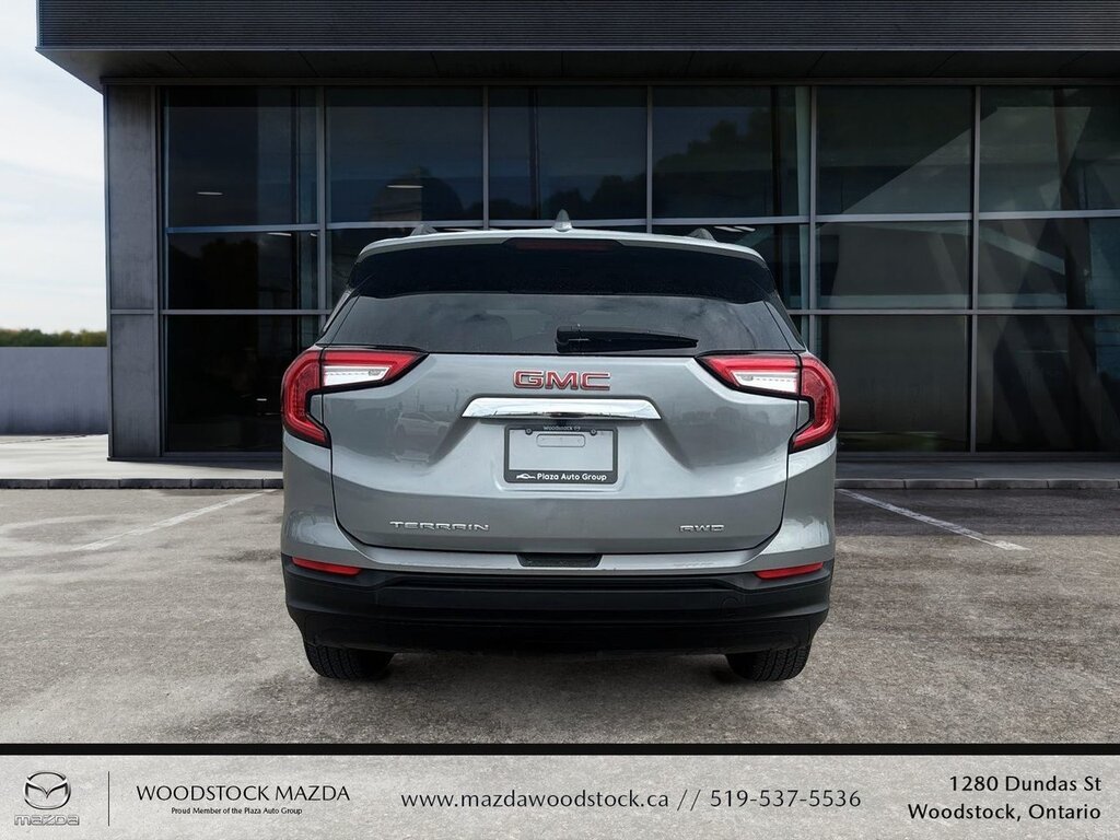 2024 GMC Terrain SLE-2