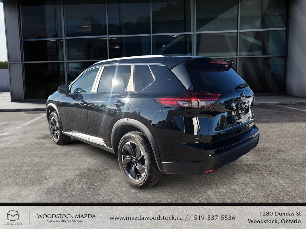 2024 Nissan Rogue SV Moonroof-3