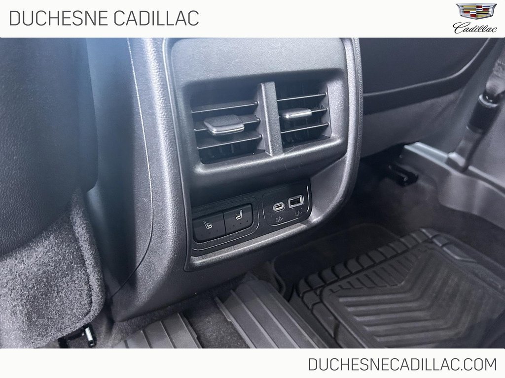 2022 Cadillac XT4 in Alma, Quebec - 13 - w1024h768px