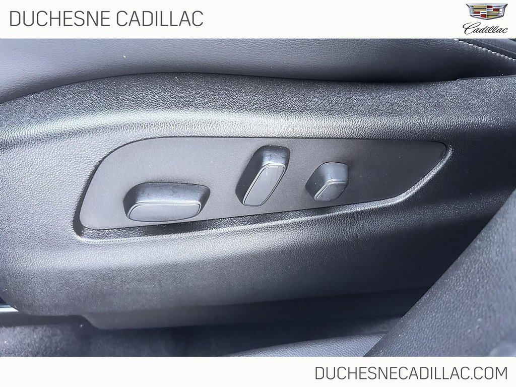 2022 Cadillac XT4 in Alma, Quebec - 15 - w1024h768px