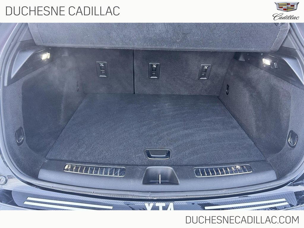 2022 Cadillac XT4 in Alma, Quebec - 10 - w1024h768px