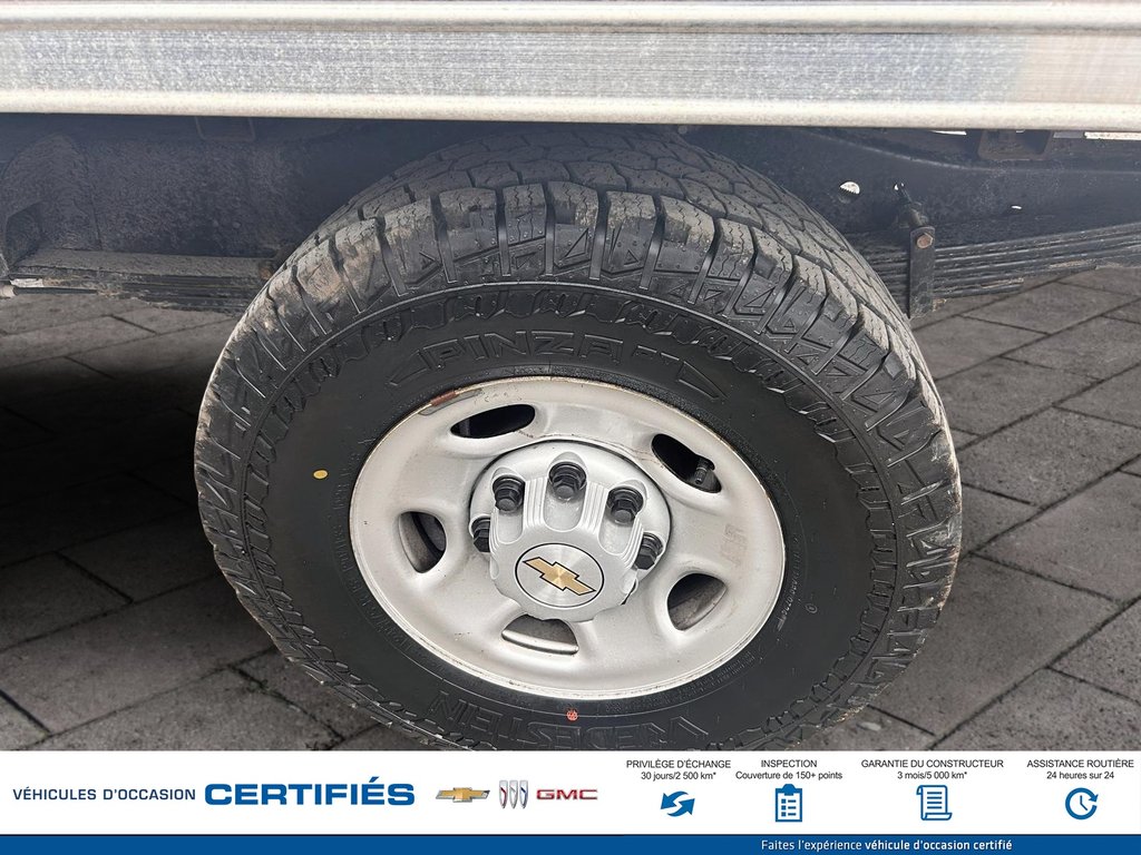 2025 Chevrolet EXPRESS Cargo 3500 in Alma, Quebec - 10 - w1024h768px