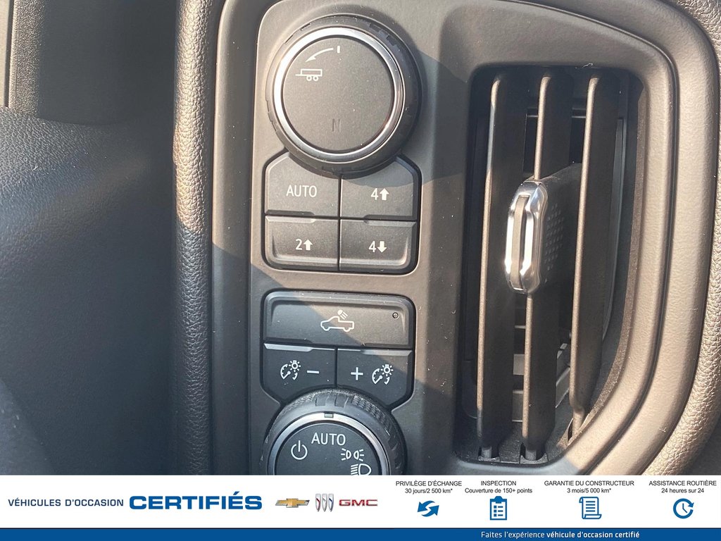 2020 Chevrolet Silverado 1500 4WD crew cab Custom Trail Boss in Alma, Quebec - 16 - w1024h768px