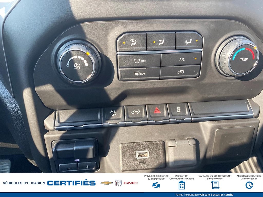 2020 Chevrolet Silverado 1500 4WD crew cab Custom Trail Boss in Alma, Quebec - 12 - w1024h768px