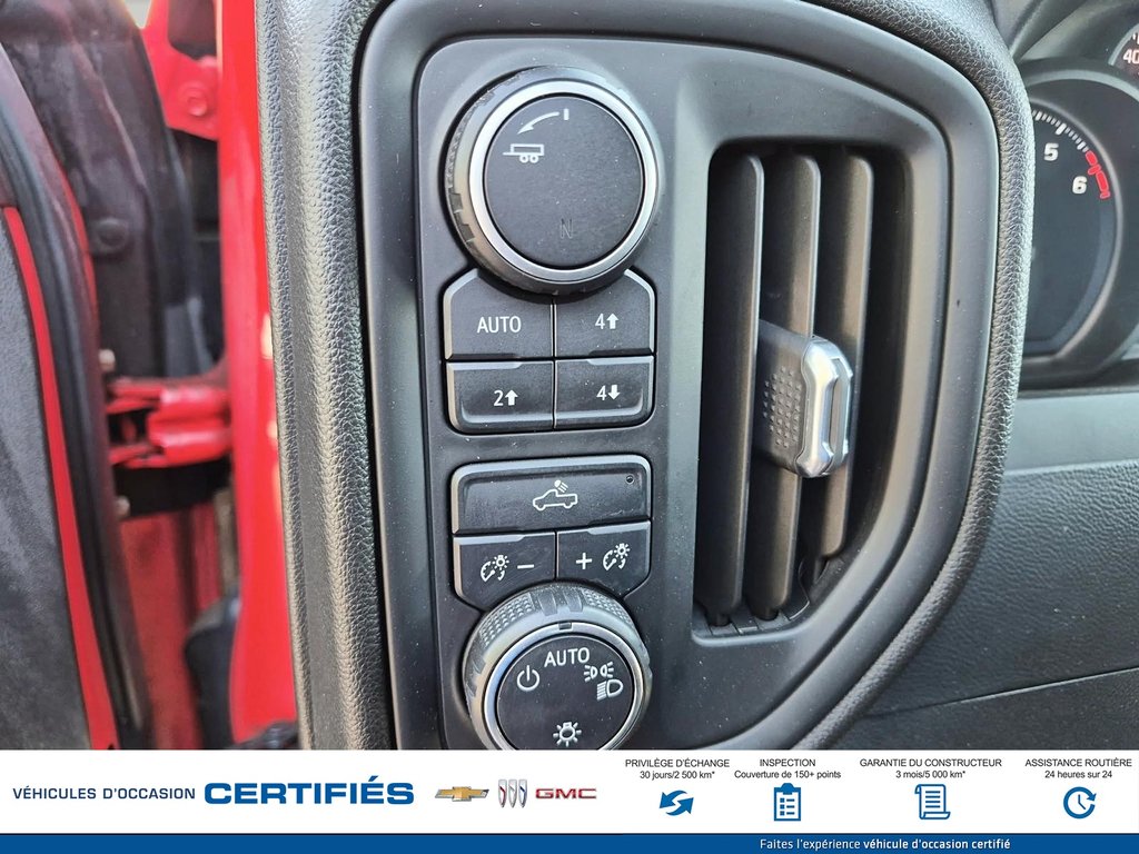 Chevrolet Silverado 1500 4WD Crew Cab Custom Trail Boss 2020 à Alma, Québec - 21 - w1024h768px
