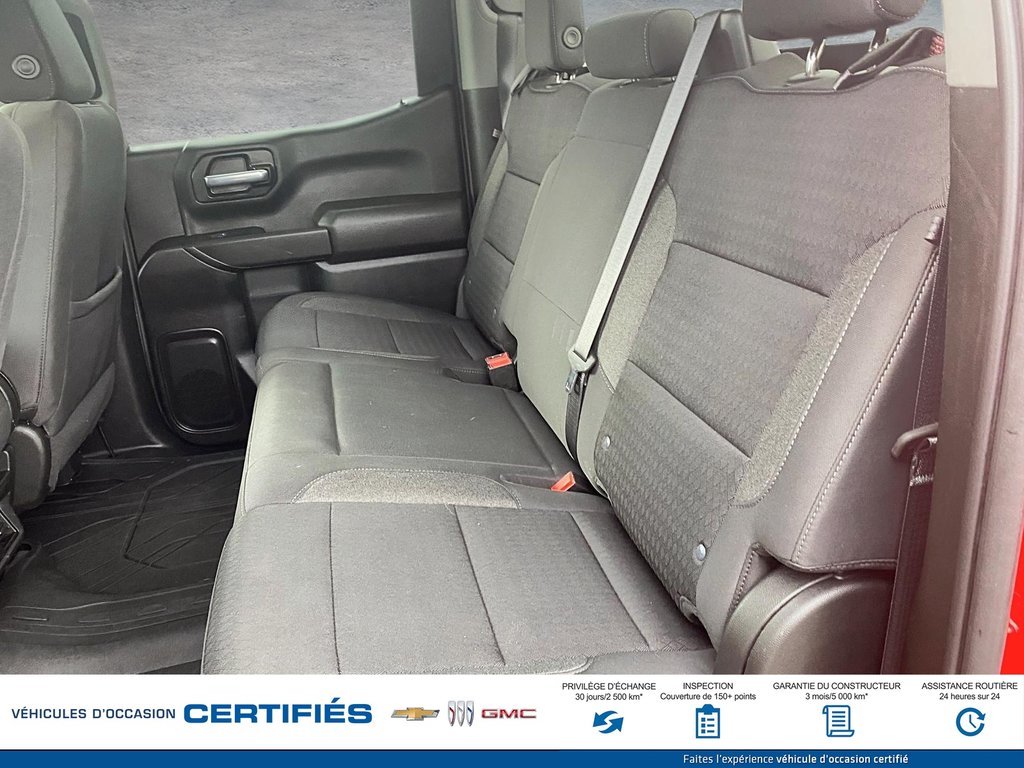 Chevrolet Silverado 1500 4WD crew cab Custom 2022 à Alma, Québec - 11 - w1024h768px