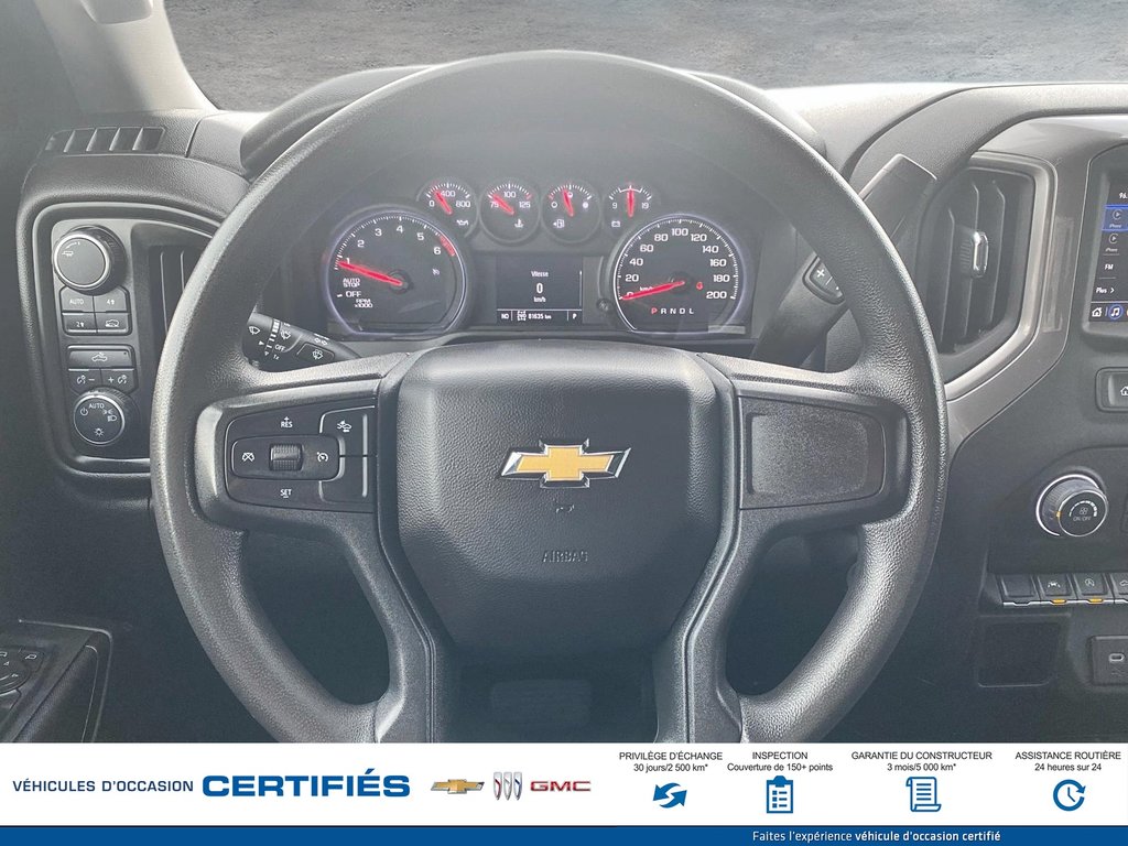 Chevrolet Silverado 1500 4WD crew cab Custom 2022 à Alma, Québec - 15 - w1024h768px