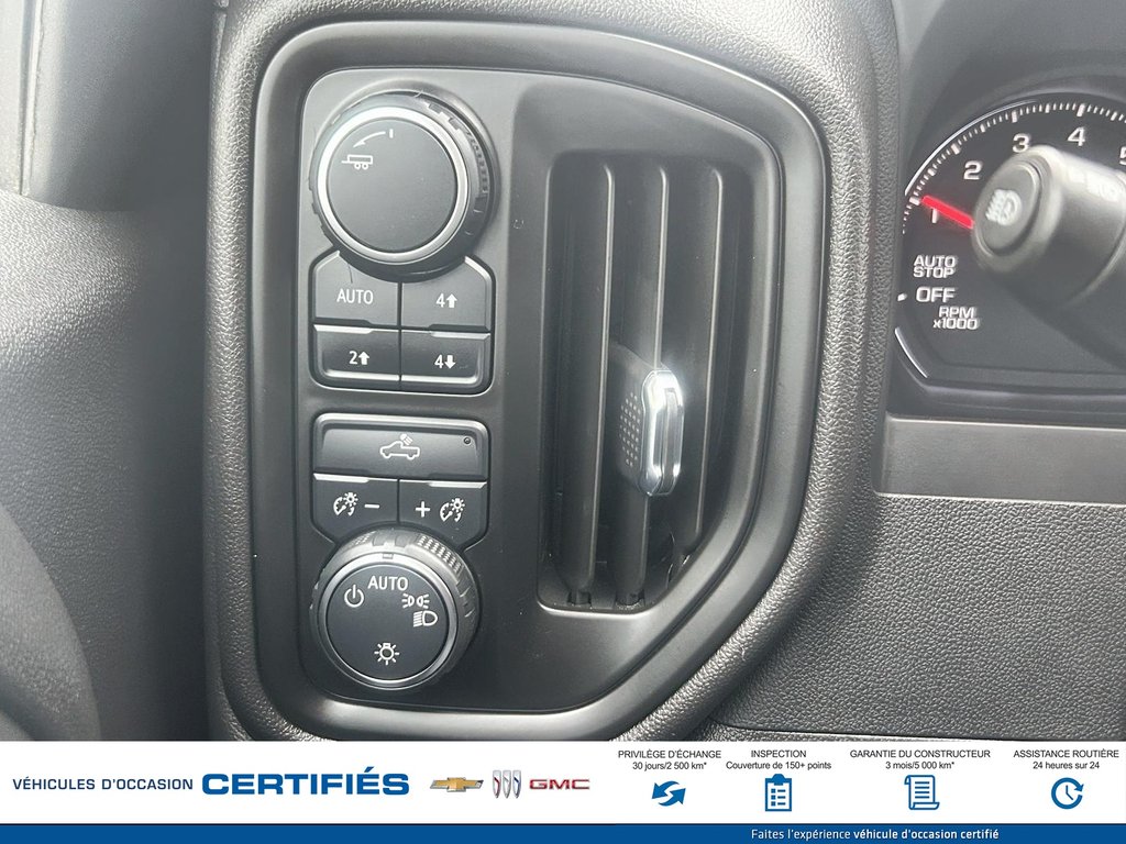 2022 Chevrolet Silverado 1500 4WD Crew Cab Custom Trail Boss in Alma, Quebec - 22 - w1024h768px