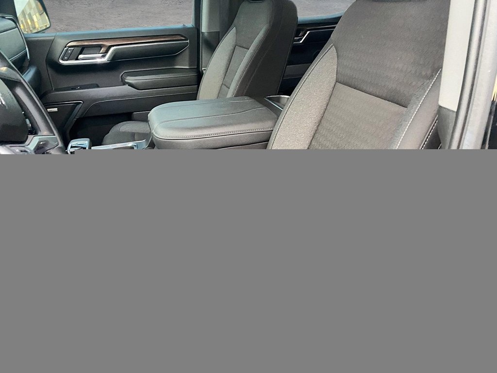 2023 Chevrolet Silverado 1500 4WD Crew Cab RST in Alma, Quebec - 14 - w1024h768px