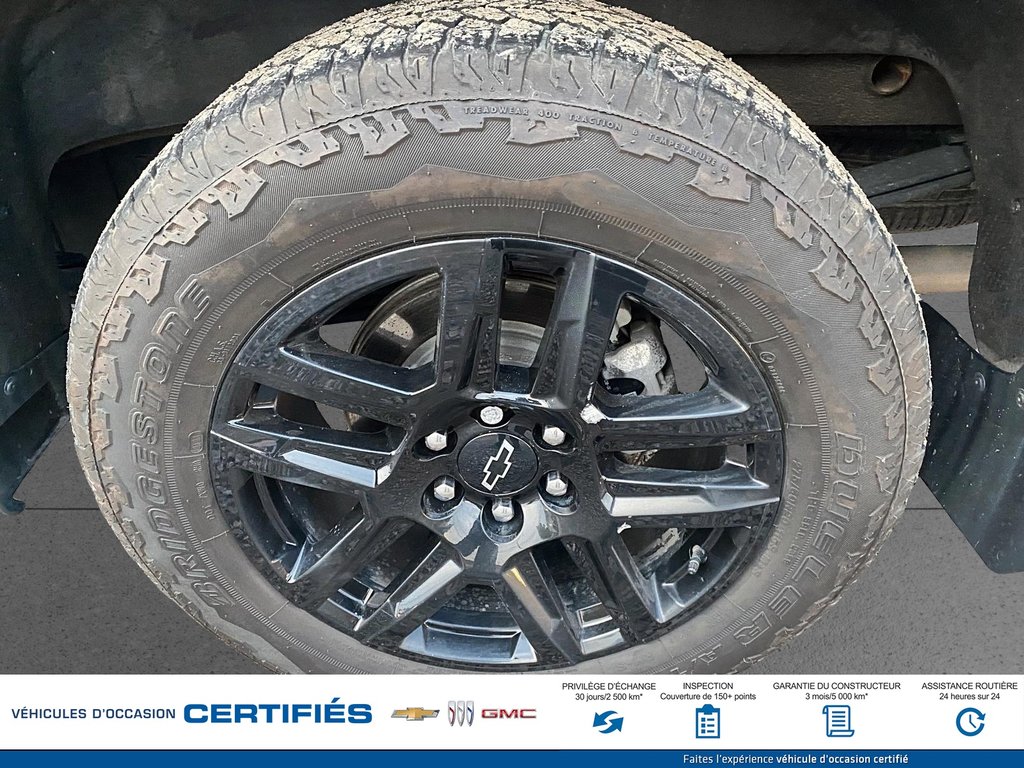 2023 Chevrolet Silverado 1500 4WD Crew Cab RST in Alma, Quebec - 12 - w1024h768px