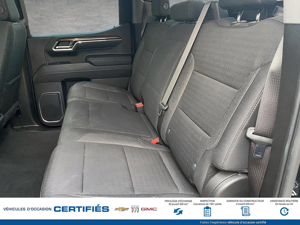 2023 Chevrolet Silverado 1500 4WD Crew Cab RST in Alma, Quebec - 13 - w1024h768px
