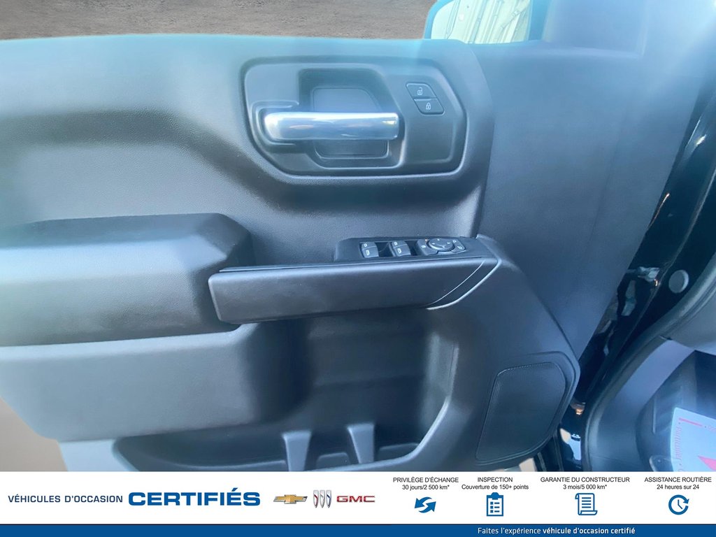 2024 Chevrolet Silverado 1500 4WD Crew Cab Custom in Alma, Quebec - 13 - w1024h768px