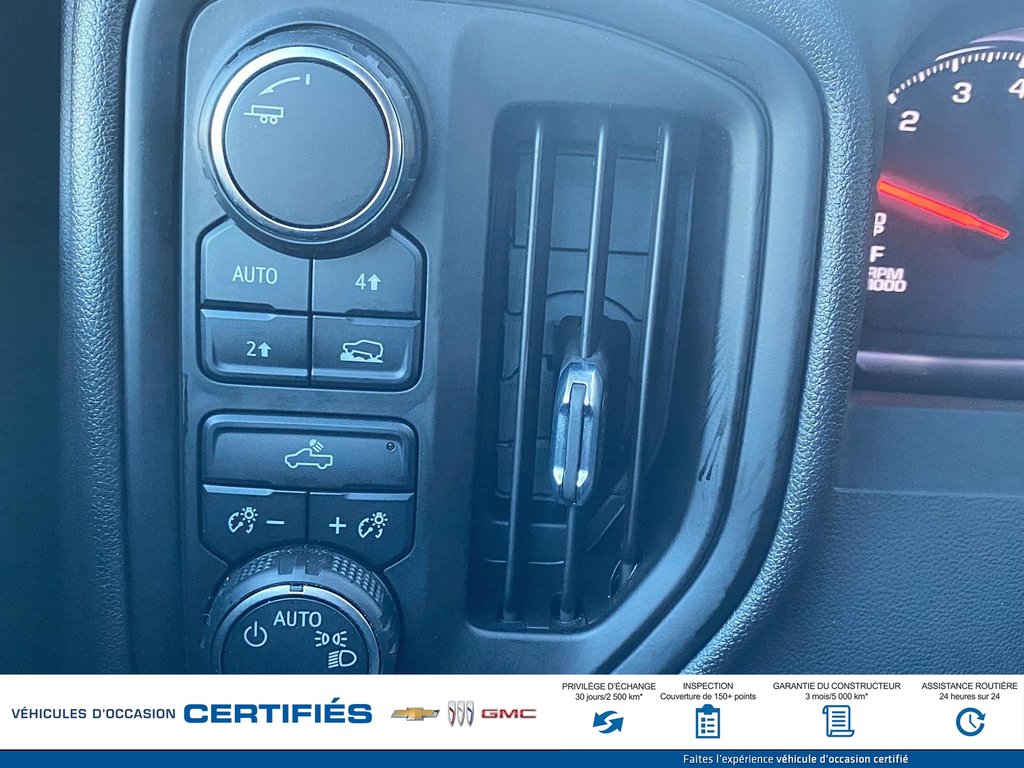 2024 Chevrolet Silverado 1500 4WD Crew Cab Custom in Alma, Quebec - 14 - w1024h768px