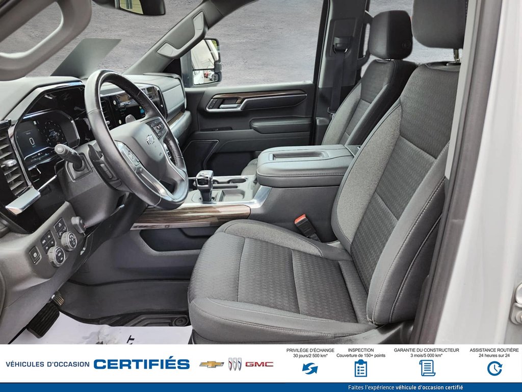 Chevrolet Silverado 1500 4WD crew cab LT Trail Boss 2022 à Alma, Québec - 12 - w1024h768px