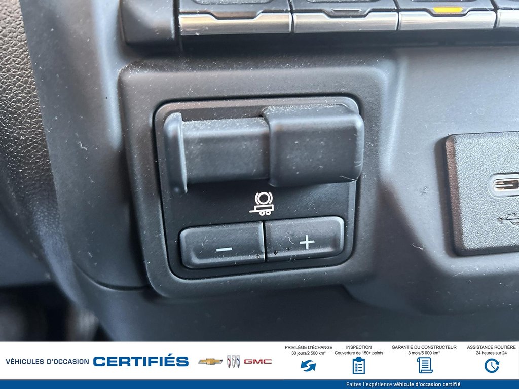 2023 Chevrolet Silverado 1500 4WD Crew Cab in Alma, Quebec - 15 - w1024h768px