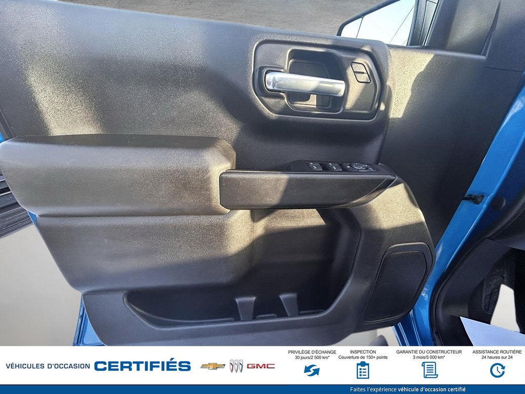 2023 Chevrolet Silverado 1500 4WD Crew Cab in Alma, Quebec - 12 - w1024h768px