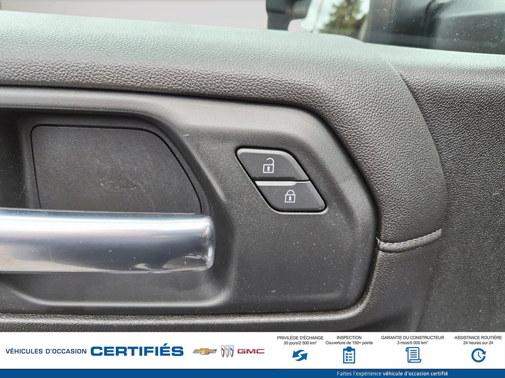 2023 Chevrolet Silverado 2500 HD 4WD Crew Cab LT in Alma, Quebec - 17 - w1024h768px