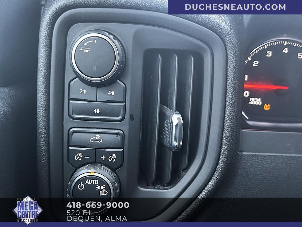 2022 Chevrolet Silverado 2500 HD 4WD Crew Cab in Alma, Quebec - 14 - w1024h768px
