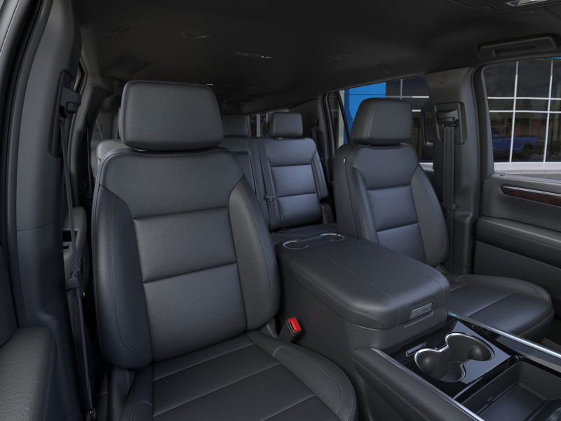 Chevrolet Suburban  2025 à Alma, Québec - 6 - w1024h768px
