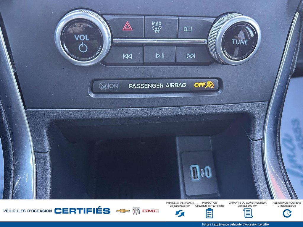 2022 Ford EDGE in Alma, Quebec - 22 - w1024h768px