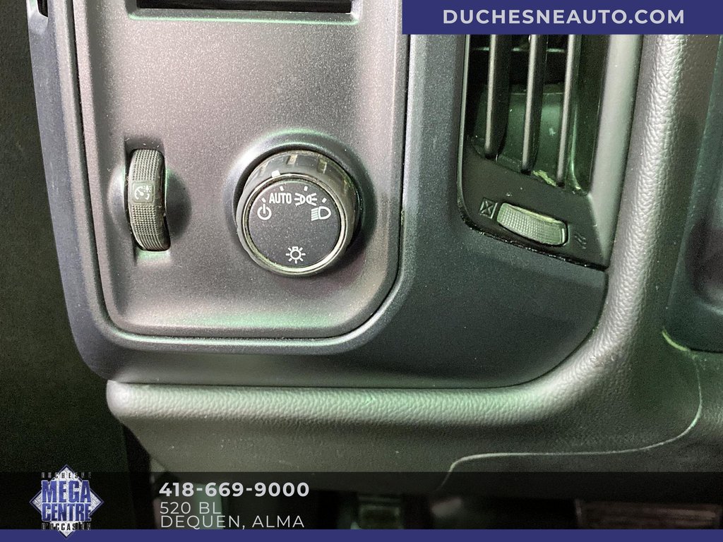 2017  Sierra 2500HD 4WD REG CAB 133.6 in Alma, Quebec - 16 - w1024h768px