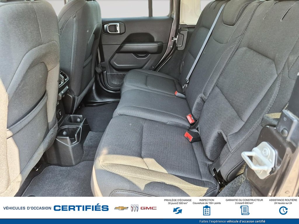 2023 Jeep WRANGLER SAHARA in Alma, Quebec - 11 - w1024h768px