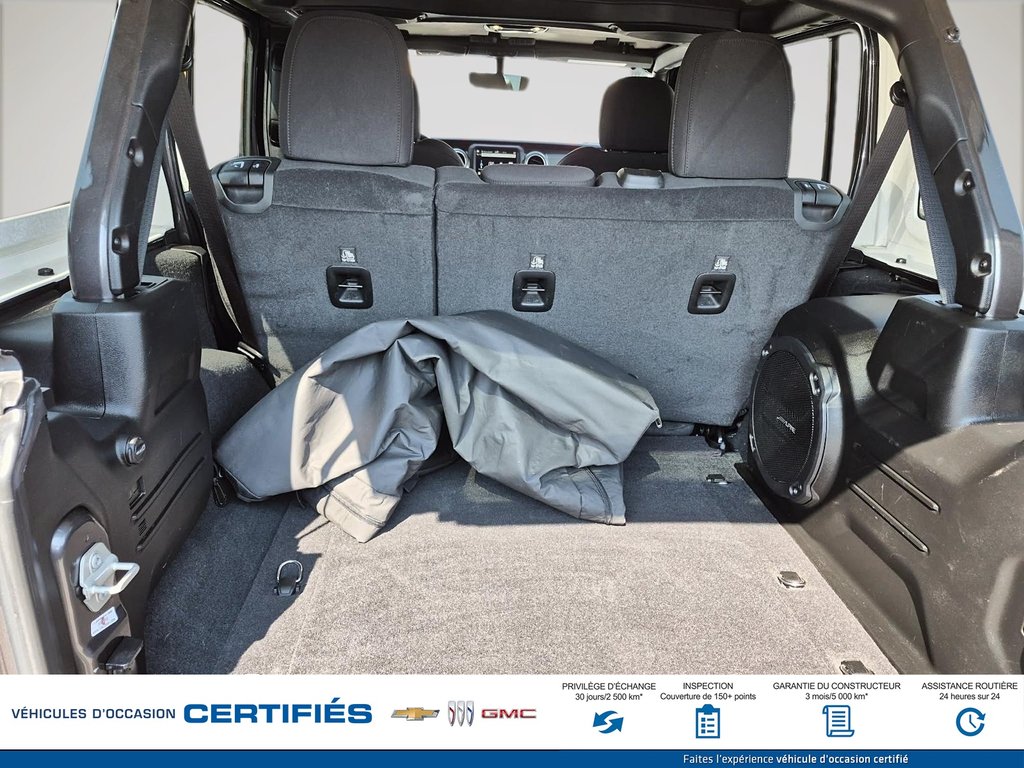 2023 Jeep WRANGLER SAHARA in Alma, Quebec - 9 - w1024h768px