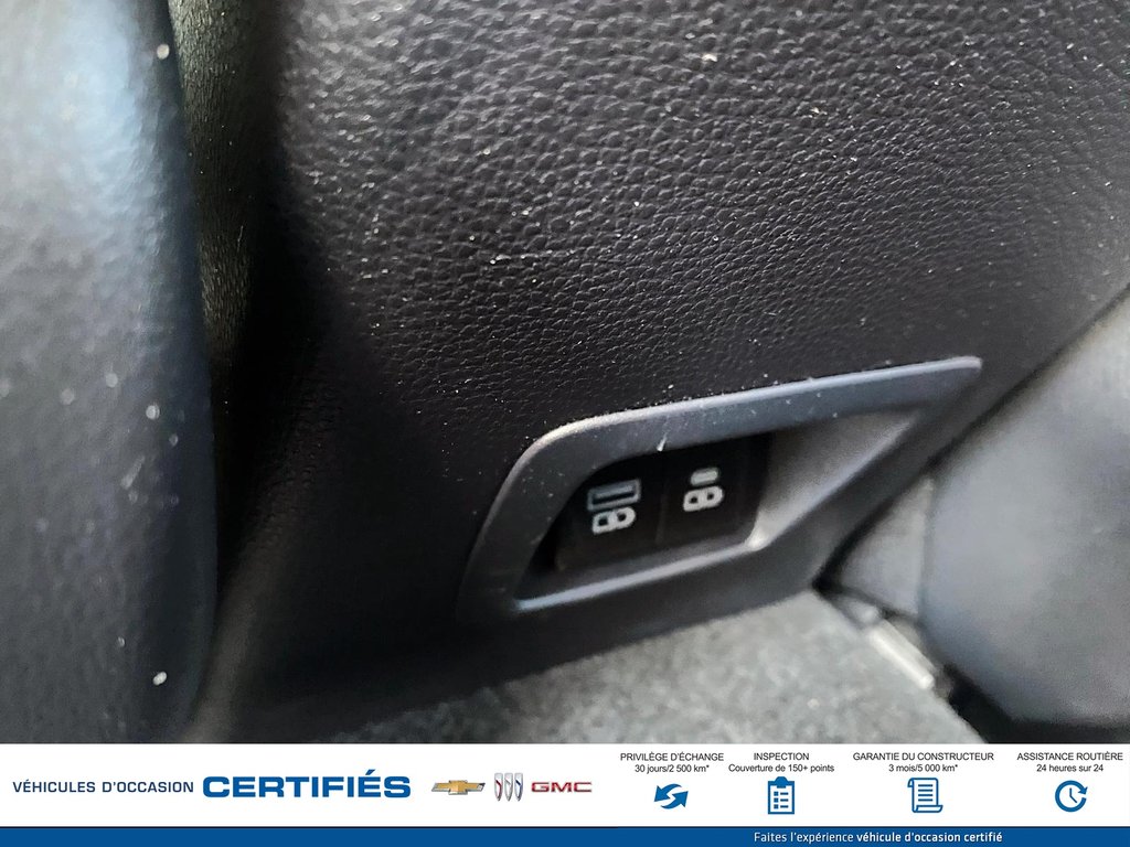 Toyota COROLLA CROSS  2022 à Alma, Québec - 14 - w1024h768px