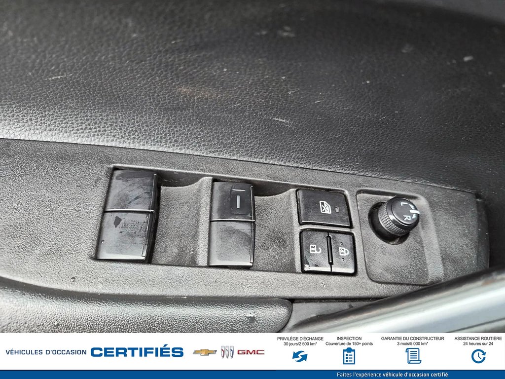 2022 Toyota COROLLA CROSS in Alma, Quebec - 13 - w1024h768px