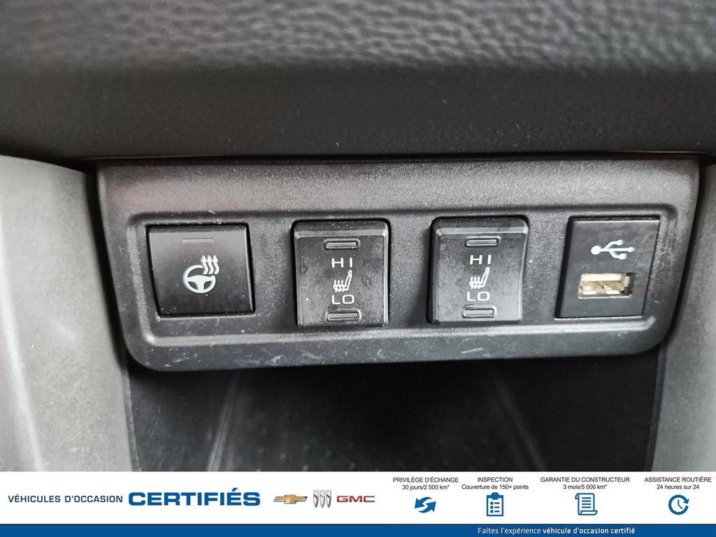 2022 Toyota COROLLA CROSS in Alma, Quebec - 19 - w1024h768px