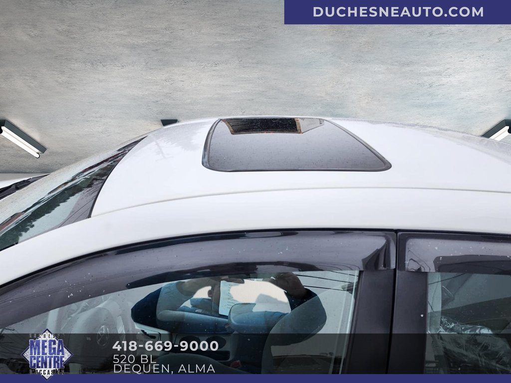 2013 Toyota COROLLA LE in Alma, Quebec - 8 - w1024h768px