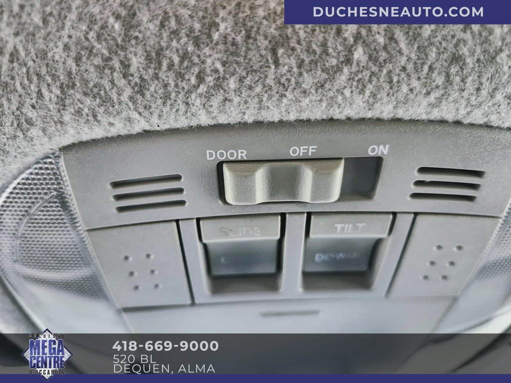 2013 Toyota COROLLA LE in Alma, Quebec - 21 - w1024h768px