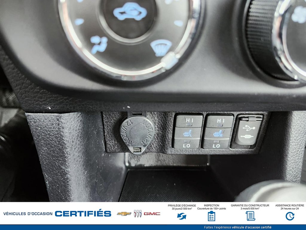 2016 Toyota COROLLA S in Alma, Quebec - 18 - w1024h768px