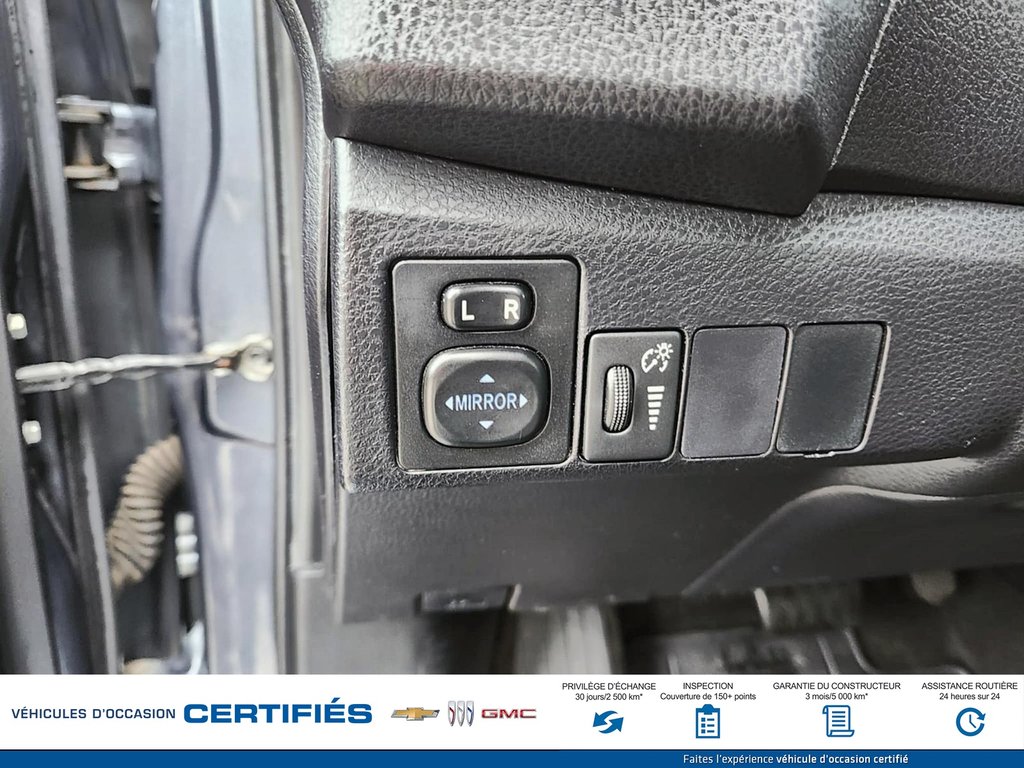 2016 Toyota COROLLA S in Alma, Quebec - 16 - w1024h768px