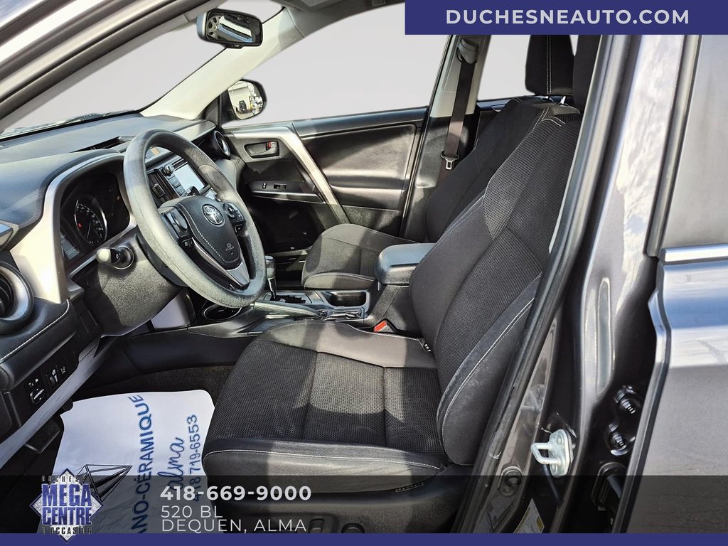 Toyota RAV4 HV LE/XLE  2017 à Alma, Québec - 10 - w1024h768px