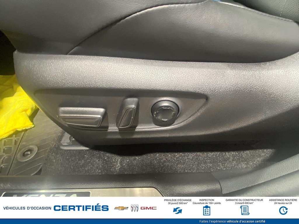 2021 Toyota VENZA XLE in Alma, Quebec - 17 - w1024h768px